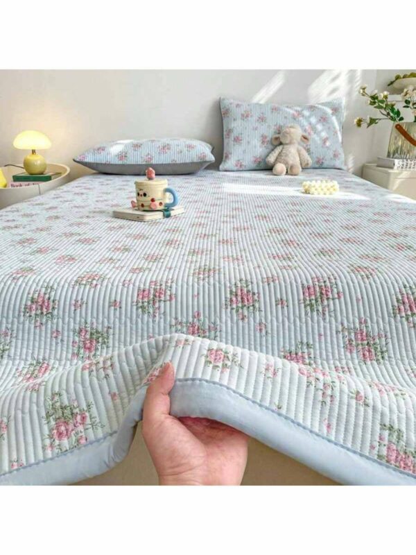A Class Knitted Quilted Bedspread Floral Soft Breathable Blanket for Bed Dorm Room