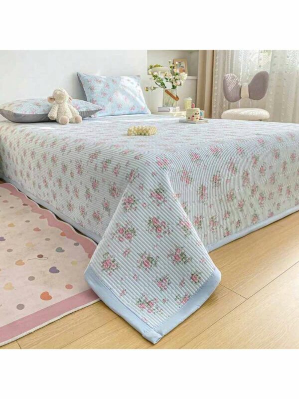 A Class Knitted Quilted Bedspread Floral Soft Breathable Blanket for Bed Dorm Room