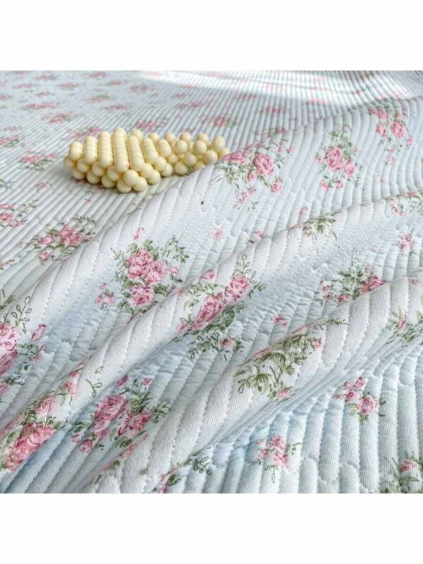 A Class Knitted Quilted Bedspread Floral Soft Breathable Blanket for Bed Dorm Room