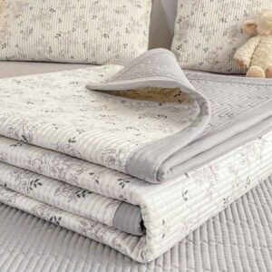 A Grade Quilted Bed Cover Double Layer Floral Soft Breathable Blanket for Bed Dorm Room