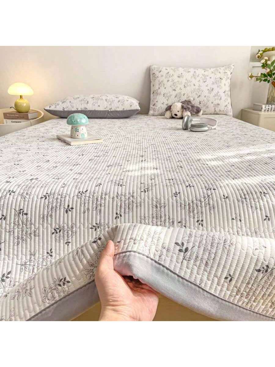 A Grade Quilted Bed Cover Double Layer Floral Soft Breathable Blanket for Bed Dorm Room