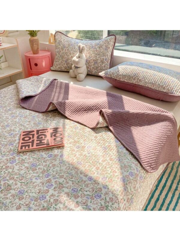 Cloud Feel Quilted Bedspread Double Layer Floral Soft Blanket for Bed Sofa Room Camping