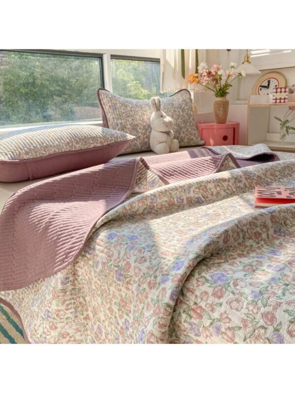 Cloud Feel Quilted Bedspread Double Layer Floral Soft Blanket for Bed Sofa Room Camping