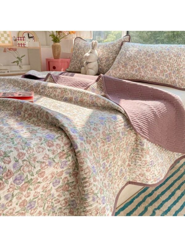 Cloud Feel Quilted Bedspread Double Layer Floral Soft Blanket for Bed Sofa Room Camping