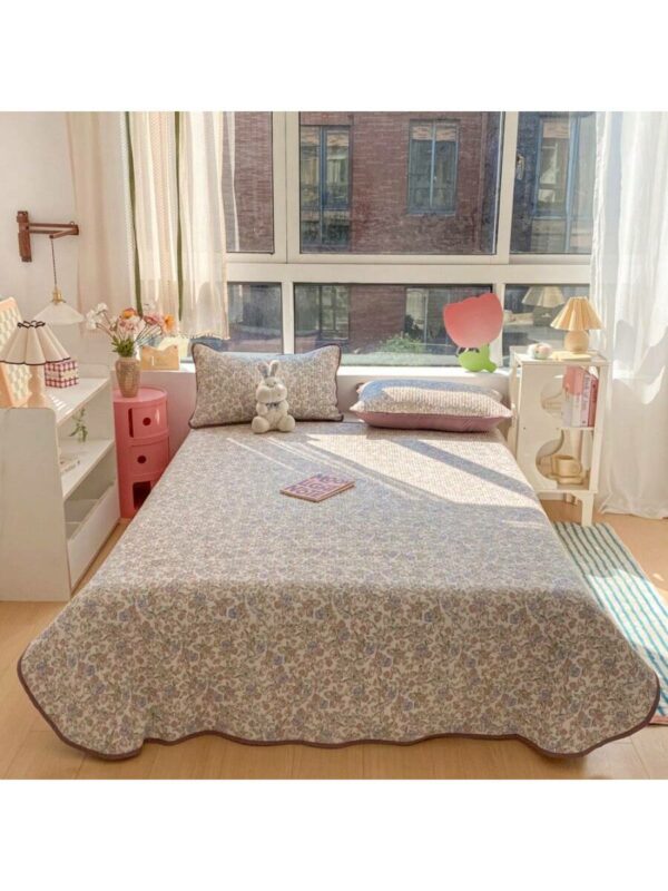 Cloud Feel Quilted Bedspread Double Layer Floral Soft Blanket for Bed Sofa Room Camping