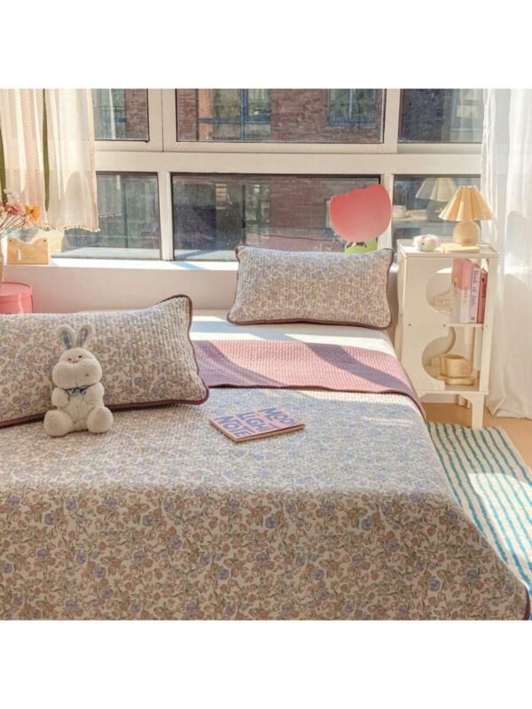 Cloud Feel Quilted Bedspread Double Layer Floral Soft Blanket for Bed Sofa Room Camping