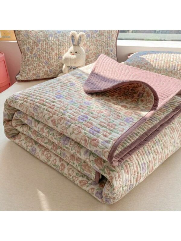 Cloud Feel Quilted Bedspread Double Layer Floral Soft Blanket for Bed Sofa Room Camping