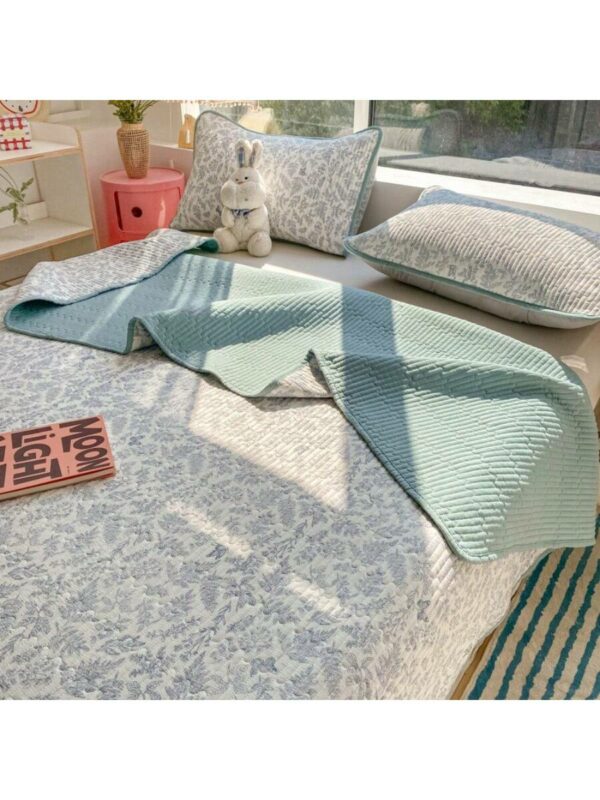 Cloud Soft Quilted Bedspread Double Layer Floral Blanket for Bed Sofa Room