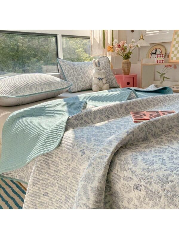 Cloud Soft Quilted Bedspread Double Layer Floral Blanket for Bed Sofa Room