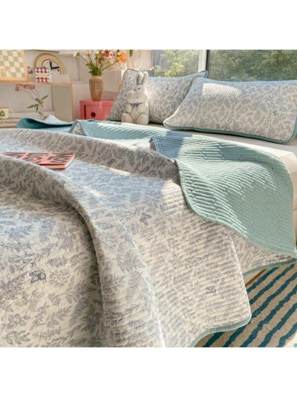 Cloud Soft Quilted Bedspread Double Layer Floral Blanket for Bed Sofa Room