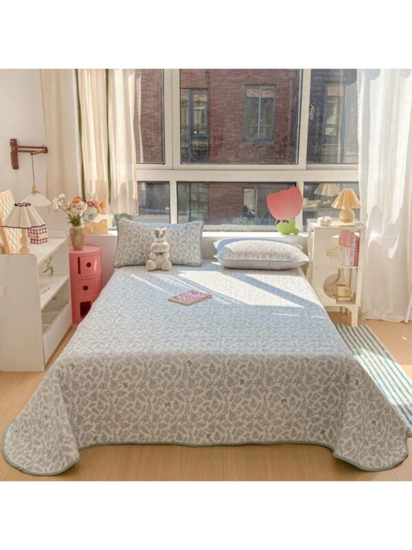 Cloud Soft Quilted Bedspread Double Layer Floral Blanket for Bed Sofa Room