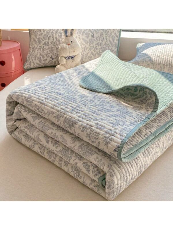 Cloud Soft Quilted Bedspread Double Layer Floral Blanket for Bed Sofa Room