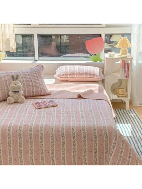 Cloud Soft Quilted Bedspread Double Layer Floral Blanket for Bed Sofa Camping