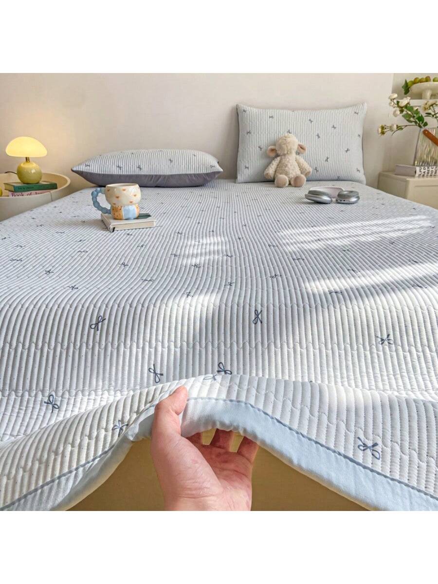 Double Layer Quilted Bedspread Floral Soft Breathable Blanket for Bed Sofa Dorm Room