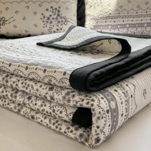 Quilted Knitted Cloud Comforter Floral Soft Breathable Blanket for Bed Sofa Room