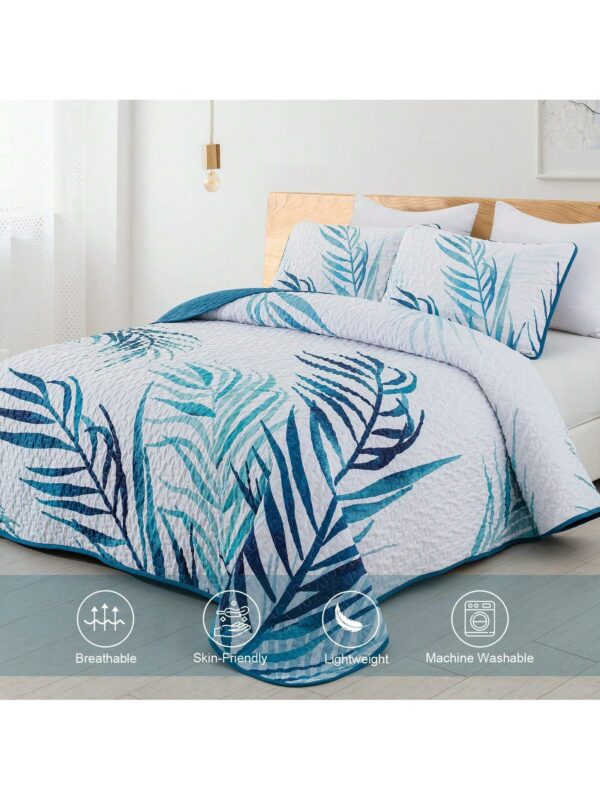 3 Piece Blue Palm Tree Quilt Set Reversible Soft Lightweight Bedding for All Season Use