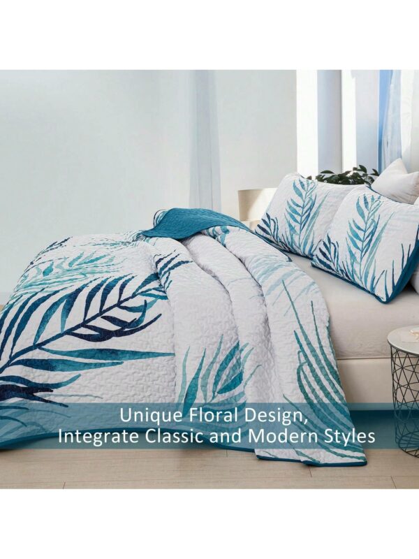 3 Piece Blue Palm Tree Quilt Set Reversible Soft Lightweight Bedding for All Season Use