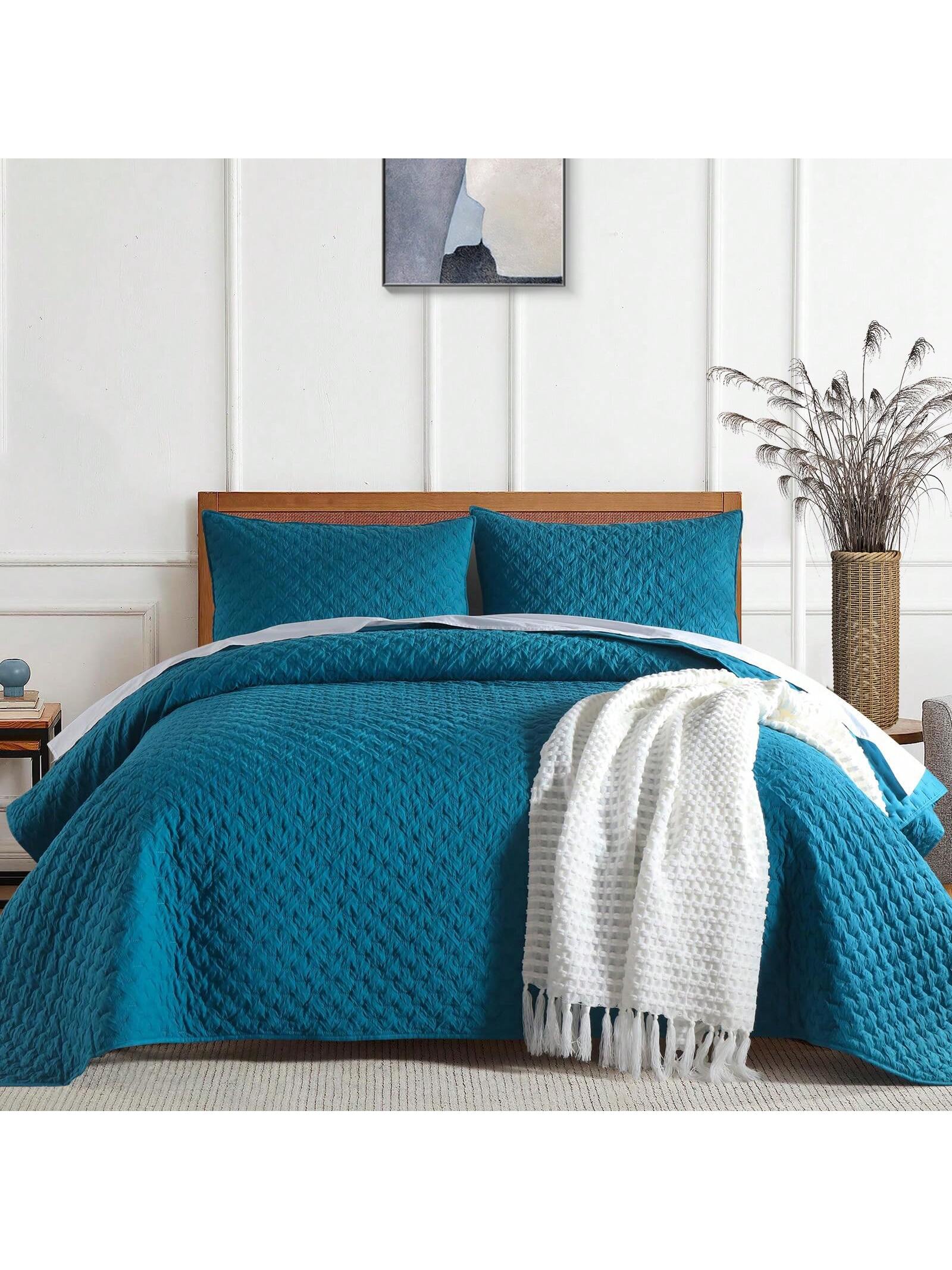 3 Pieces Teal Blue Quilt Set Embossed Design With Pillow 3 Pieces Teal Blue Quilt Set Embossed Design With Pillow