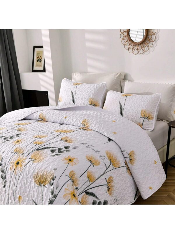 3 Piece Boho Quilt Set Floral Patchwork Soft Microfiber Bedding for All Season Bed Use