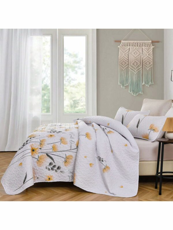 3 Piece Boho Quilt Set Floral Patchwork Soft Microfiber Bedding for All Season Bed Use