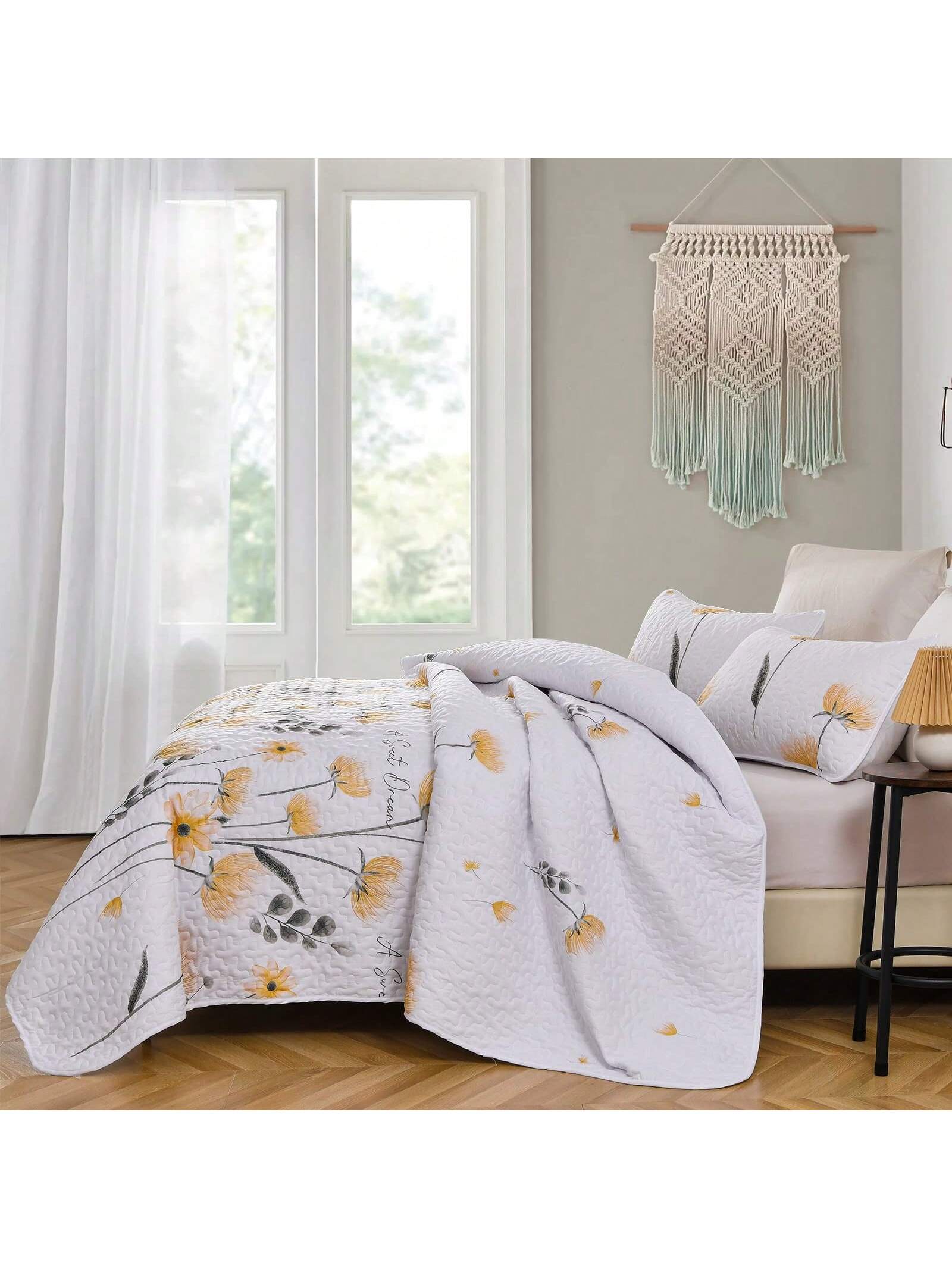 3 Piece Boho Quilt Set Floral Patchwork Soft Microfiber Bedding for All Season Bed Use 3 Piece Boho Quilt Set Floral Patchwork Soft Microfiber Bedding for All Season Bed Use